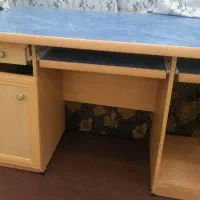 میز کامپیوتر و اینه