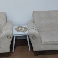 مبل۷ نفره.یکسال استفاده کردم.رنگ روشن.زیبا.