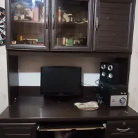 میز تحریر و کامپیوتر و کار