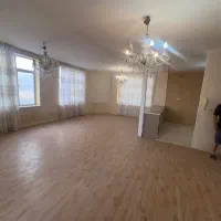 135 متر بالکن انباری ط دوم تخلیه نزدیک مترو بریانک