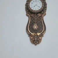 ساعت دیواری در حد نو