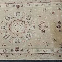 فرش کوچک پادری کرم رنگ ماشینی،تمیز و سالم