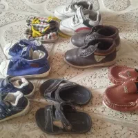 مقداری کفش بچه