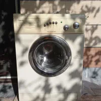 لباس شویی|ماشین لباسشویی و خشک‌کن لباس|هشتگرد, هشتگرد قدیم|دیوار