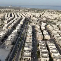 نوبنیاد بر میدان آرین کامل رو به نما ۶۱ متر*دو بر|فروش آپارتمان|کیش, |دیوار