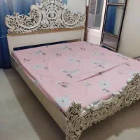 تخت خواب سلطنتی و تشک رویال