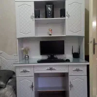 میز کامپیوتر و کتابخانه در حد نو