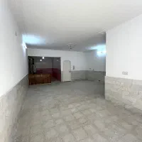 منزل بسیار تمیز و دلباز|اجارهٔ خانه و ویلا|قم, دروازه چوبی|دیوار