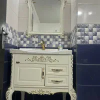 روشویی همراه آینه بسیار تمیز وشیک مارک کاترین