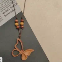 گردنبند دست ساز چوبی