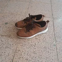 یک جفت کتانی