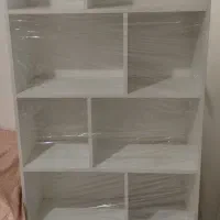 میز تحریر و کتابخانه