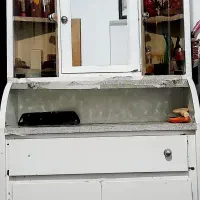 میز ارایشی تمیز جادار