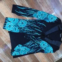 لباسها همه سالمن|لباس|رشت, دروازه لاکان|دیوار