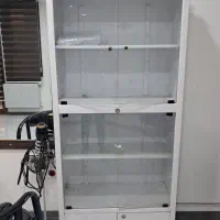 فروش تعدادی وسایل اداری میزو صندلی و کمد فلزی