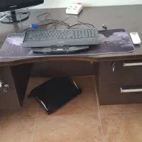 میز تحریر در حد نو