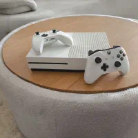 ایکس باکس وان دو دسته درحد تمیز یک ترا