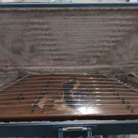 سنتور قدیمی با کیف و لوازم جانبی