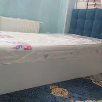 تختخواب یک ونیم نفره به همراه تشک رویال