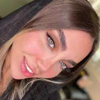 اکستنشن مژه و لیفت ابرو در منزل شما و سالن
