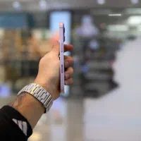 iPhone 17normal هم اکبند هم کارکرده رنگ خاص لوندر|موبایل|اصفهان, مفتح|دیوار