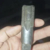 قلاویز(رزوه زن) انگلیسی