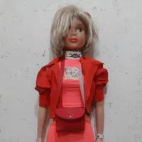 عروسک ایستاده باربی