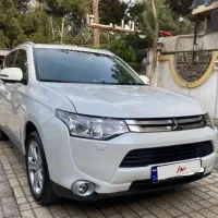 میتسوبیشی اوتلندر تیپ 5 بیرنگ 2015