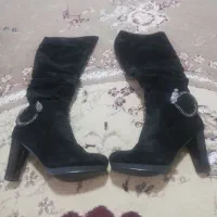 چکمه و کاپشن