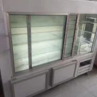 ویترین قنادی ولبنیاتی