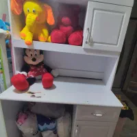 میز تحریر و کتابخانه