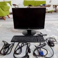 مانیتور ال جی و کیبورد و موس و 3عدد کابل
