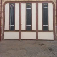 در پارکینگی بدون چارچوب