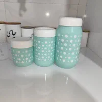 تعدادی ظرف|ظروف نگهدارنده، پلاستیکی، یک‌بارمصرف|قم, تعویض پلاک|دیوار