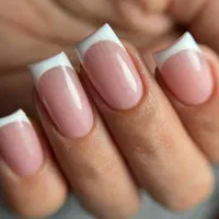 کاشت ناخن. سوراخ کردن گوش ناف بینی