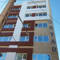 کارگر نمای آلومینیوم