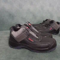 کفش کار جلوآهنی|کیف، کفش، کمربند|قروه, |دیوار