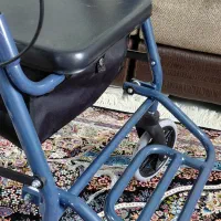 واکر چرخ دار