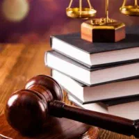 وکیل پایه یک دادگستری