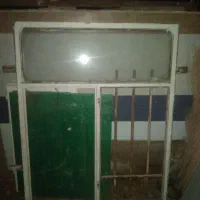 پنجره و نرده محافظ جداگانه