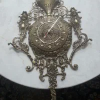 ساعت آویز بزرگ برنجی برنزی قدیمی کاملا سالمه|کلکسیون اشیاء عتیقه|ساری, |دیوار