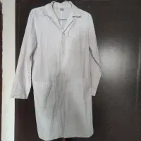 دو عدد مانتو سفید برای کارگاه آموزشی