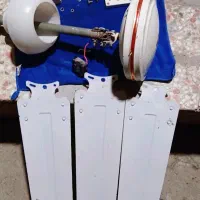 در وردی و پنچره سلاح سنگین.|تلویزیون و پروژکتور|فومن, |دیوار