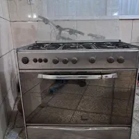 گاز فر تمیز و سالم و ۲ عدد بخار پز