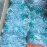 تعدادی قاشق و چنگال یکبار مصرف و نی .قیمت توافقی