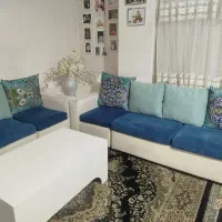 مبل ال سالم و تمیز با جلو مبلی و ساعت