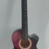 گیتار نو همراه با کاور و جزوه