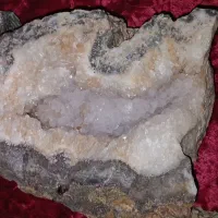 سنگ آمیتیست