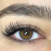مدل برای عکاسی مژه