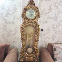 ساعت دیواری در حد نو طلایی